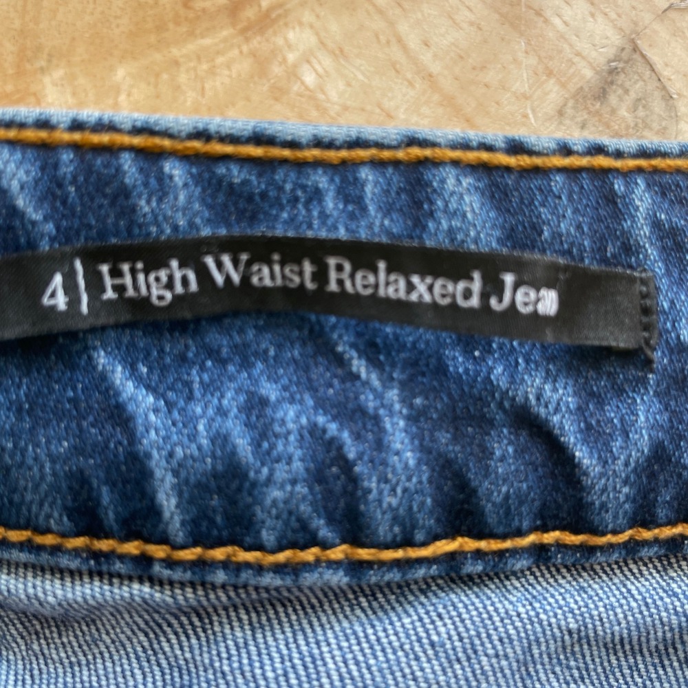 Talbots Women's High Waist Relaxed Jeans Palisades Wash Size 4 Denim - Picture 3 of 8
